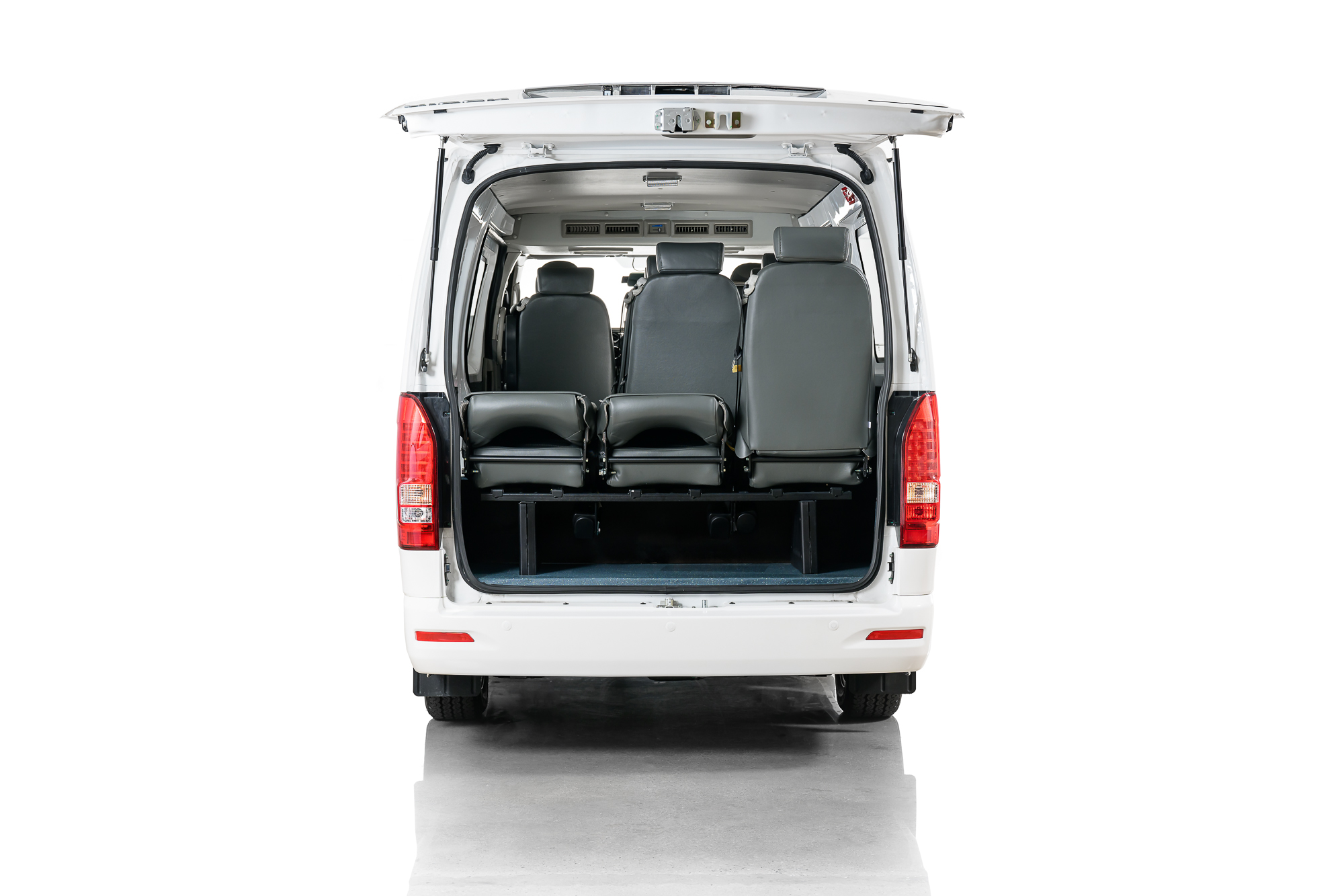 Higer EV H5F Mini Bus view 3
